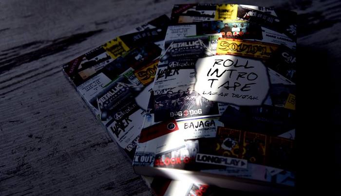 Vredi pročitati: Roll intro tape .