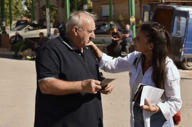 Razgovorom "jedan na jedan" mladi razbijaju medijski mrak .