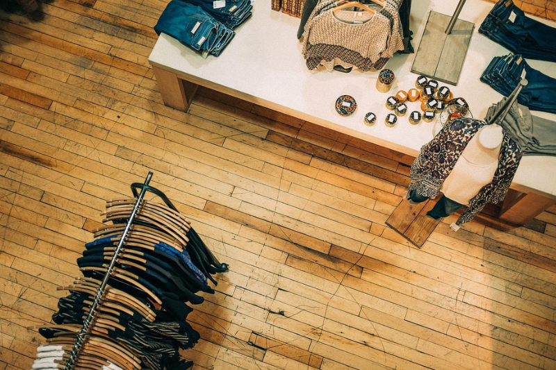 Između trendova i identiteta: moda kroz generacije .